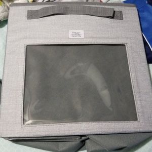 Lt gray cube with lid